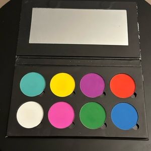 SUVA BEAUTY CUPCAKES AND MONSTERS Eyeshadow Palette